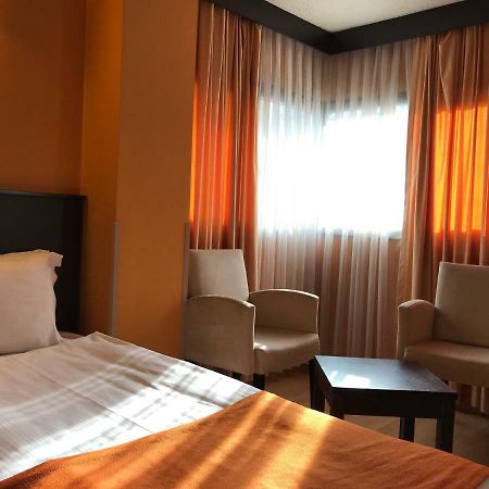 Mim Hotel Istanboel Buitenkant foto