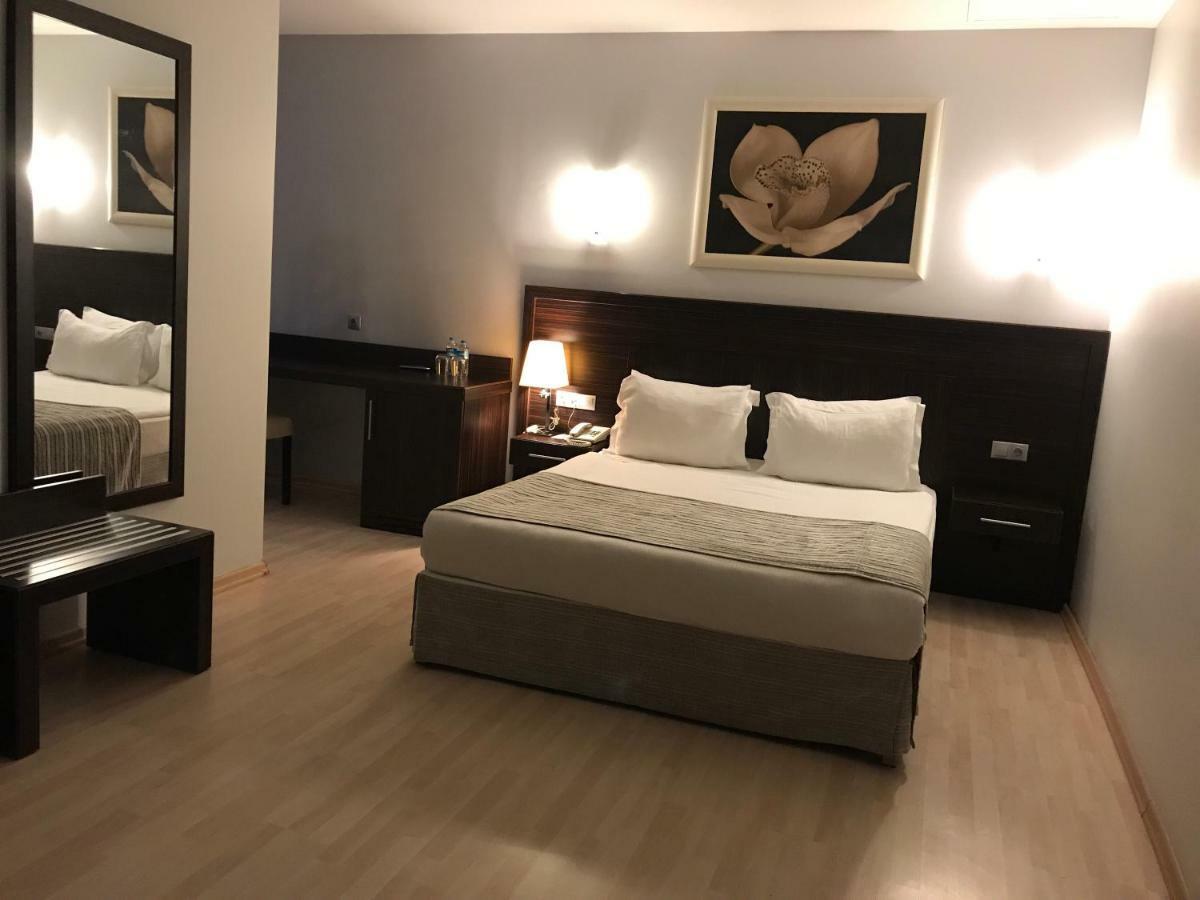 Mim Hotel Istanboel Buitenkant foto