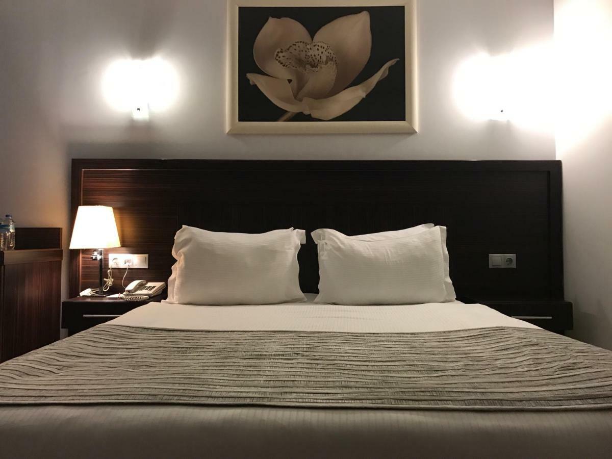 Mim Hotel Istanboel Buitenkant foto